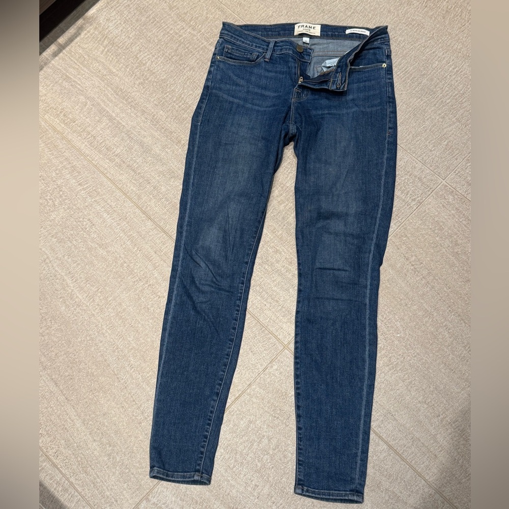Frame Denim “Le Skinny de Jeanne” Jeans